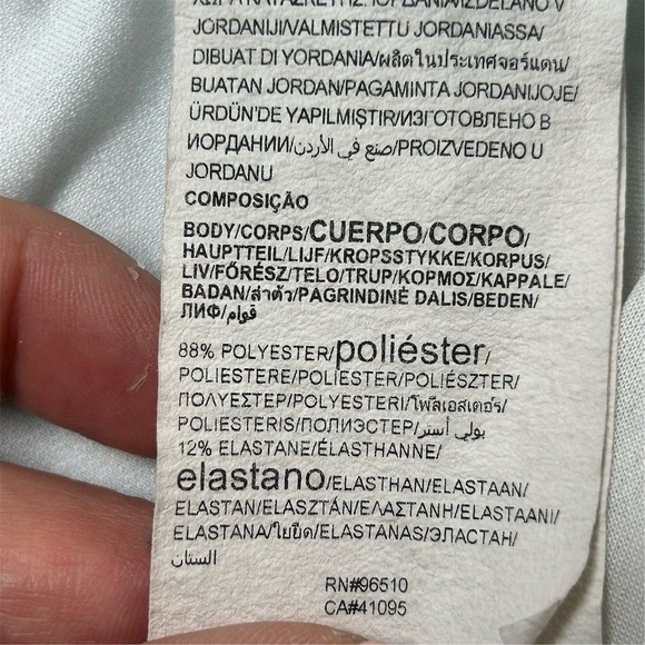 Under Armour Women's HeatGear Running Shorts Green Size M - Picture 9 of 14